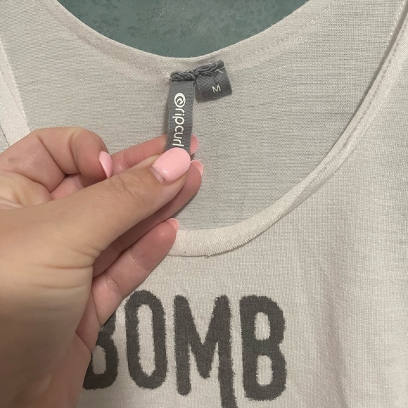 Bomb Shell Tank - Picture 2 of 2